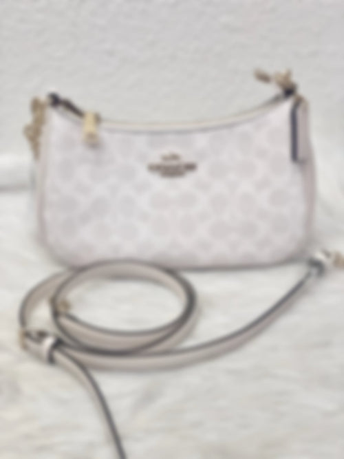 Women’s Teri Shoulder Bag Signature Canvas